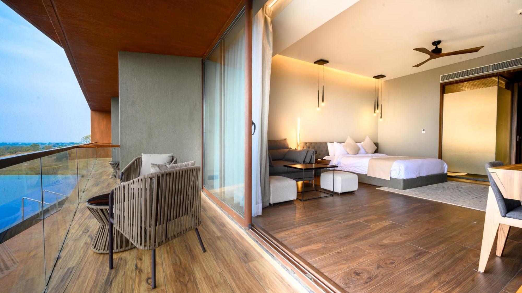 Aria Resort & Spa Нашик Екстериор снимка